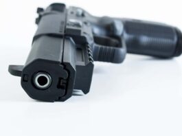Policía ocupa pistola Five-seveN en Maimón: ¿por qué llama atención?