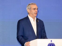 Presidente Abinader promulga ley para plan fiscal Presidente Abinader promulga ley para plan fiscal
