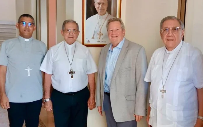 Representante de EE. UU. visita a obispos cubanos y reafirma voluntad de enviar ayuda a través de la Iglesia