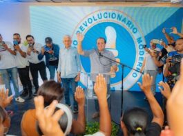 Se juramentan en el PRM regidor y secretario general de FP en Cotuí