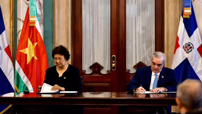 Surinam busca aprender del modelo turístico dominicano y ampliar cooperación bilateral