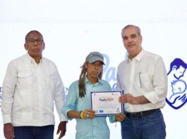 Abinader exhorta a los padres a proteger a sus familias e hijos Abinader exhorta a los padres a proteger a sus familias e hijos