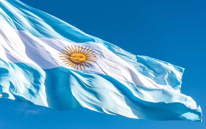 Argentina es un país “de puertas abiertas”, afirma sacerdote ante acusaciones de racismo
