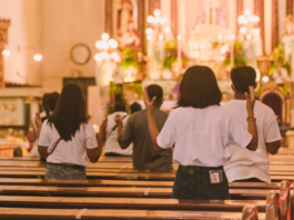 Arzobispo mexicano insta a mantener la tradición de celebrar una Misa al fin del curso escolar