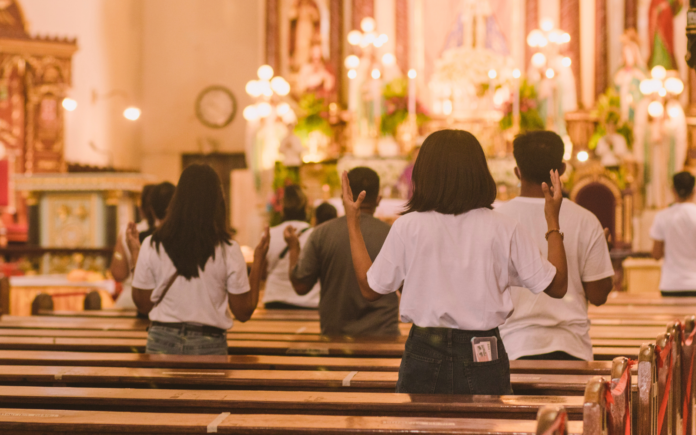 Arzobispo mexicano insta a mantener la tradición de celebrar una Misa al fin del curso escolar
