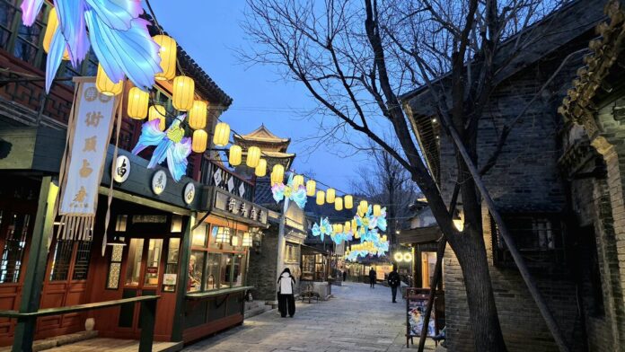 China ha descubierto que los lugares históricos son un filón turístico. Así que los está construyendo por todo el país