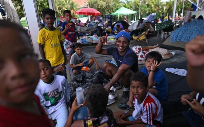 “El mundo se vino abajo”: La costa de Venezuela sigue esperando ayuda tras los terremotos