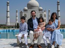 El vicepresidente de EE.UU., JD Vance, y su esposa Usha dan la bienvenida a su cuarto hijo
