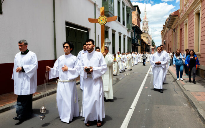 Iglesia en Colombia apunta a tener sacerdotes capaces de responder a los desafíos actuales