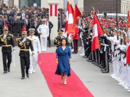Keiko Fujimori jura como presidenta de Perú