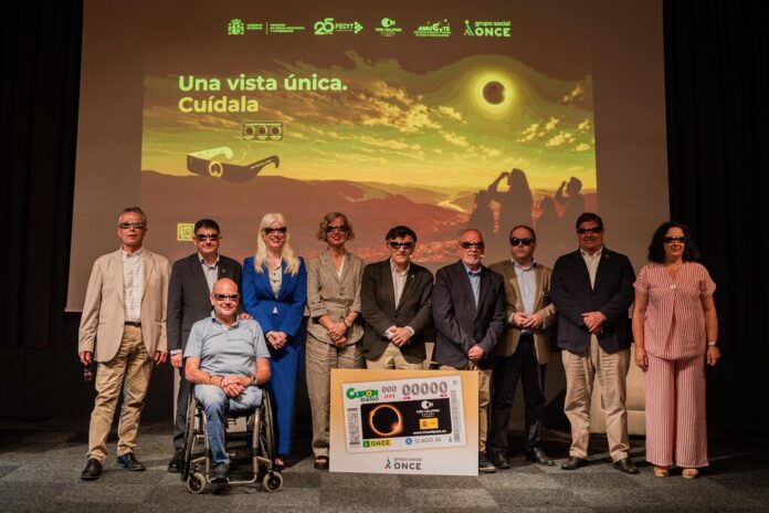 La ONCE y el Ministerio de Ciencia regalan 2 millones de gafas para el eclipse solar: así puedes conseguirlas
