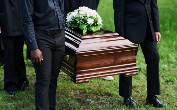 Obispos de EE.UU. endurecen normas funerarias ante aumento de “prácticas irregulares”