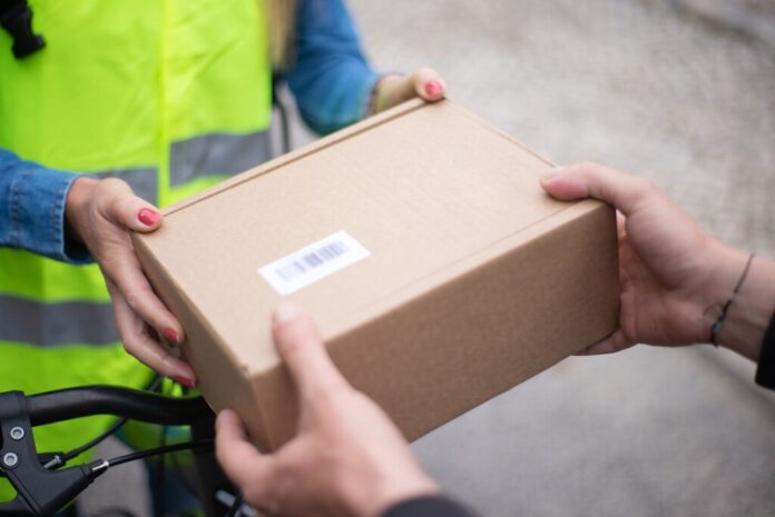 Un pedido de 15 euros en AliExpress puede acabar costando más del doble por los aranceles de la UE: en otoño llega una nueva tasa