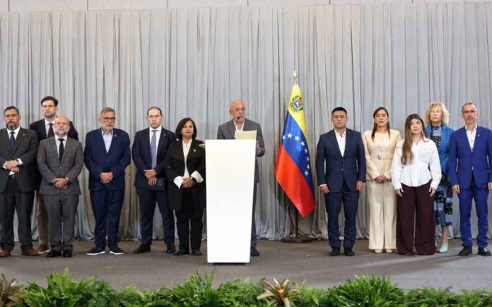 Bajo la atenta mirada de la Iglesia, chavismo y oposición acuerdan renovar la justicia en Venezuela