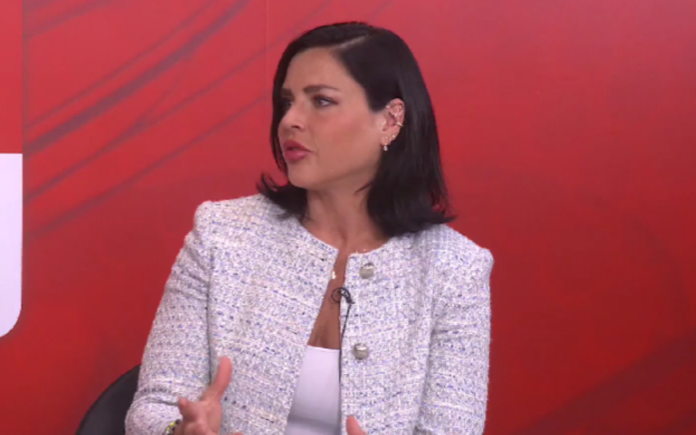 Buenos Aires recibe a Olivia Maurel, voz global contra la gestación subrogada