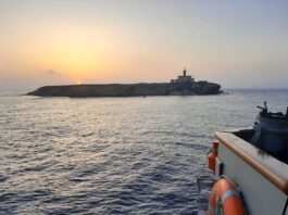 Cerca de Ceuta hay un islote de 660 metros habitado por 11 militares y un inusual molusco. Y casi nos lleva a una guerra con Marruecos
