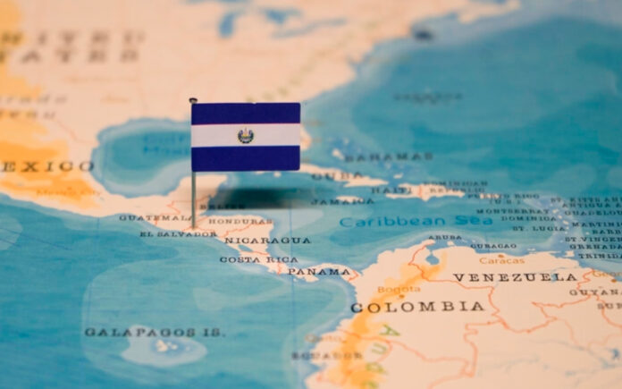 Cientos de líderes religiosos instan al gobierno de Trump a extender el TPS para El Salvador