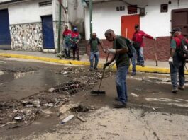 Desbordamiento de quebradas en Venezuela causa daños Desbordamiento de quebradas en Venezuela causa daños