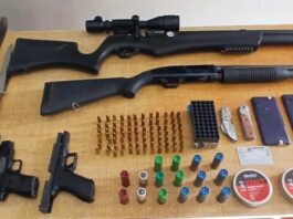 Detienen cuatro personas y ocupan armas de fuego en Barahona Detienen cuatro personas y ocupan armas de fuego en Barahona