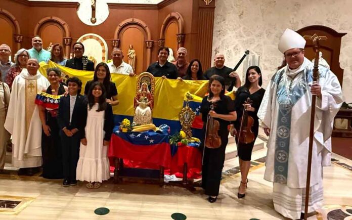 “Dios es nuestro único refugio”, dice Obispo de Palm Beach al agradecer ayuda para Venezuela