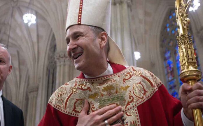 El Arzobispo de Nueva York retoma su ministerio público tras una cirugía ocular