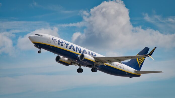 El Boeing 737 es una maravilla de la ingeniería. También lo es que un dispositivo del tamaño de una moneda altere su aviónica