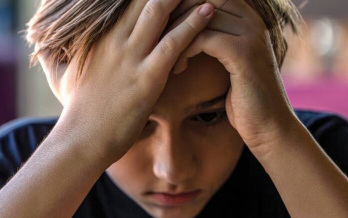 Estudio muestra que las normas religiosas de una sociedad pueden proteger a los niños de la ansiedad