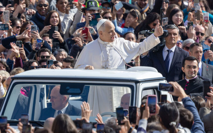 Los uruguayos se unen en una colecta para preparar la visita del Papa León XIV