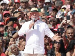Lula y Flávio Bolsonaro abren la campaña presidencial en Brasil Lula y Flávio Bolsonaro abren la campaña presidencial en Brasil