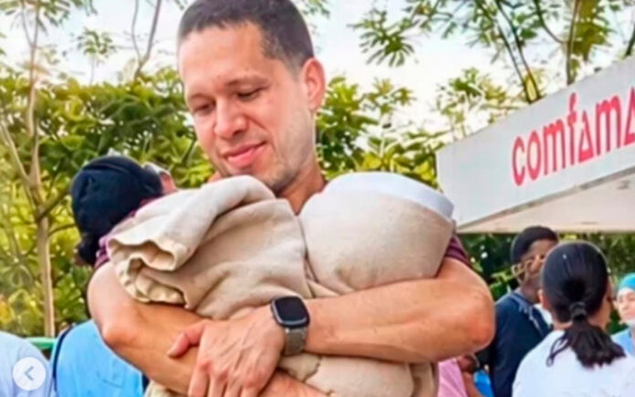 Médico se convierte en héroe al salvar a dos recién nacidos durante terremoto en Colombia