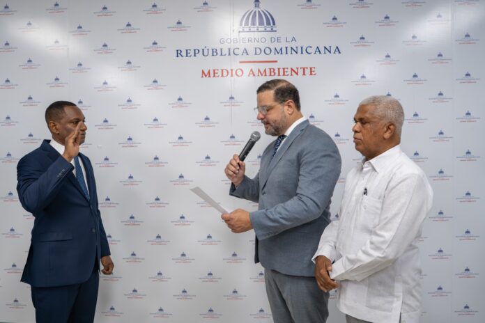Ministro Paíno Henríquez juramenta a nuevo director ejecutivo de UTEPDA