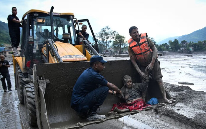 Obispos de EE.UU. piden ayuda internacional tras las mortales inundaciones en Nepal