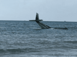 Piloto joven realiza aterrizaje de emergencia en Florida