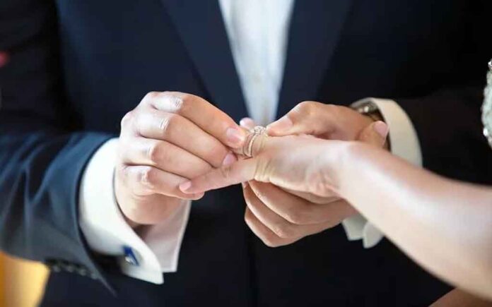 ¿Estoy excomulgado si asisto a una boda de la FSSPX?