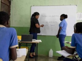 ADP reduce horario de clases en varios centros de Santo Domingo