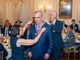 Americas Society otorga Gold Insigne a Luis Abinader Americas Society otorga Gold Insigne a Luis Abinader