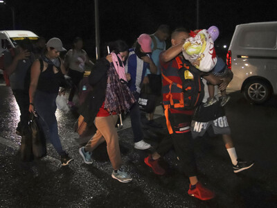 Caravana migrante de Honduras avanza hacia Estados Unidos