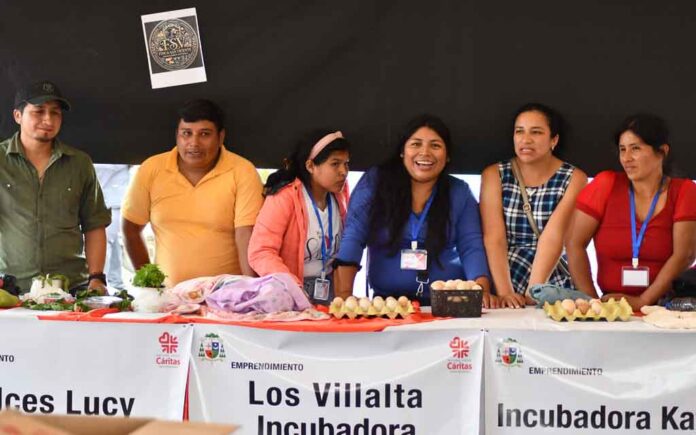 “Cáritas ha sido una bendición”: La Iglesia ayuda a 140 familias a luchar por sus sueños en Ecuador