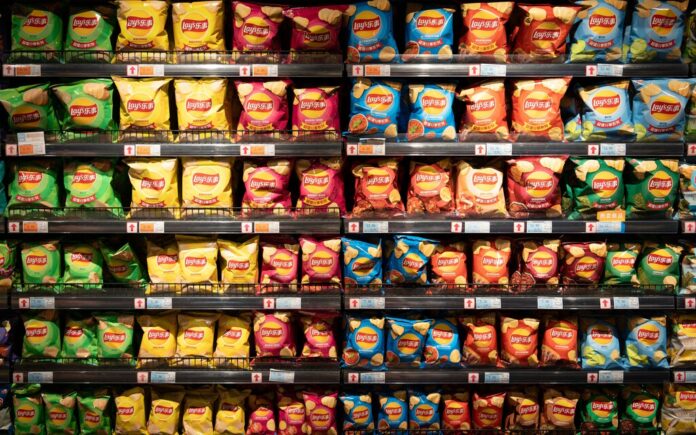 Durante años, la dieta mediterránea ha librado una batalla a vida y muerte contra los ultraprocesados. Ahora la está perdiendo