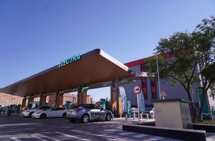 Electra inaugura en Madrid su estación de carga ultrarrápida más potente: 26 cargadores y 600 kW para tener tu coche listo en minutos