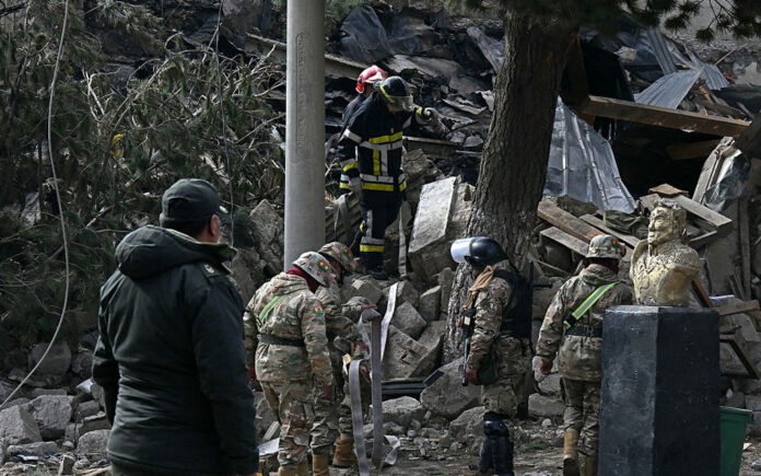 Explosiones en cuartel de Bolivia dejan 7 muertos, unos 80 heridos y desaparecidos
