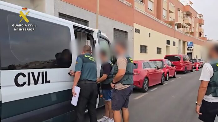 La Guardia Civil de Almería destapa una red de empadronamientos ilegales a 188 extranjeros