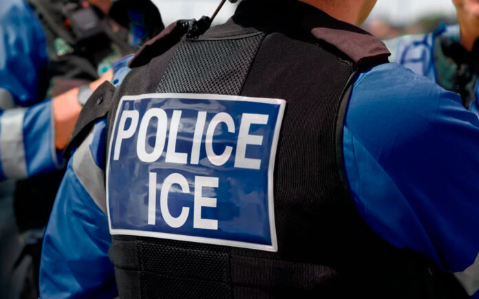 Líderes católicos piden ayudar a inmigrantes y el gobierno de EE.UU. defiende las deportaciones