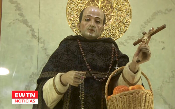 Los milagros de San Juan Macías, narrados por el rector de la basílica donde reposan sus restos