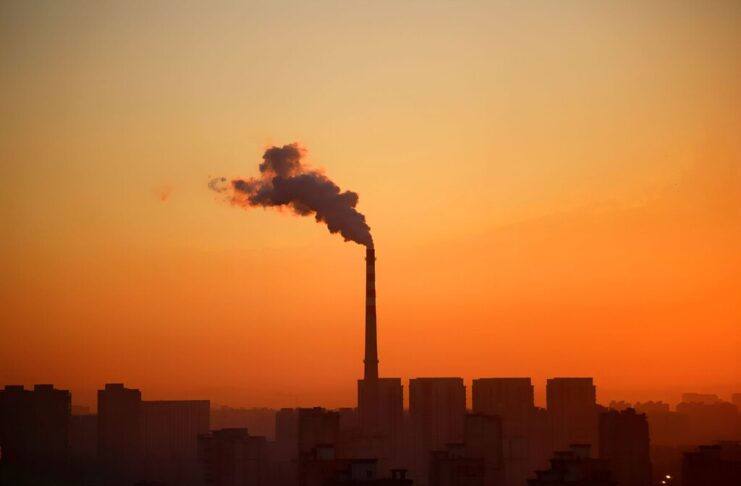Más del 80% de los españoles respira aire contaminado, según Greenpeace. El dato tiene una letra pequeña importante