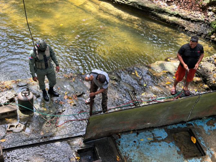 Medio Ambiente desmantela represa ilegal en el río Yabija