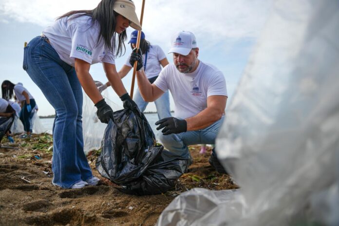 Medio Ambiente realiza Jornada Nacional de Limpieza de Playas y Riberas de Ríos 2026 De la Cuenca al Mar