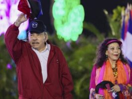 Nicaragua entrega bono económico a estudiantes de secundaria