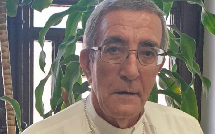 Obispo Domingo Oropesa responde favorablemente al tratamiento en UCI, informa diócesis cubana