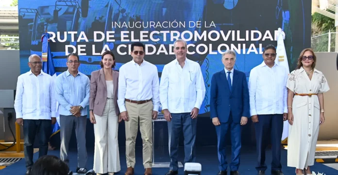 Presidente Abinader y ministro Collado inauguran la Ruta de Electromovilidad en Ciudad Colonial
